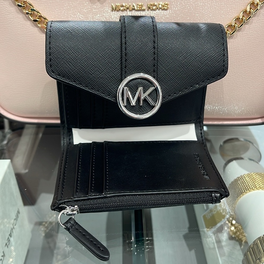 MICHAEL KORS CARMEN MEDIUM LOGO AND FAUX LEATHER WALLET BLACK 
NWT - Picture 15 of 16